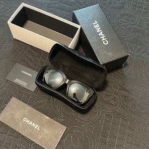 Chanel used condiccio